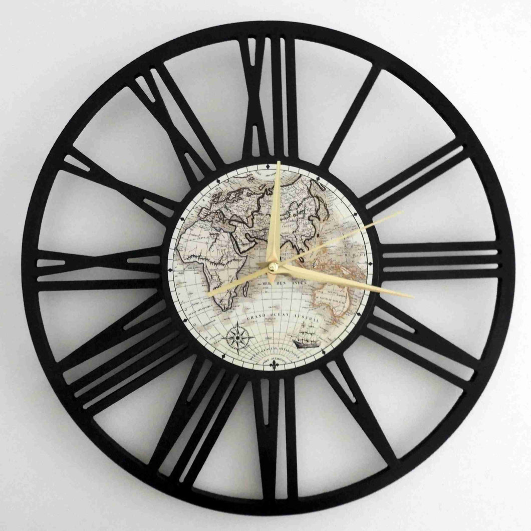 Horloge Murale sans Tic Tac TerraClock Chiffre Romain et Carte Monde  Décoration Bois