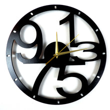 Charger l&#39;image dans la galerie, Horloge Murale silencieuse Chiffres impairs décoration bois
