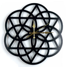 Charger l&#39;image dans la galerie, Horloge Murale silencieuse symbole fleur de vie  décoration géométrie sacrée bois
